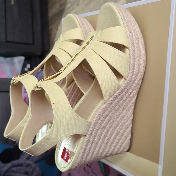 Michael Kors Yellow Wedges size 8 - Picture 3 of 9